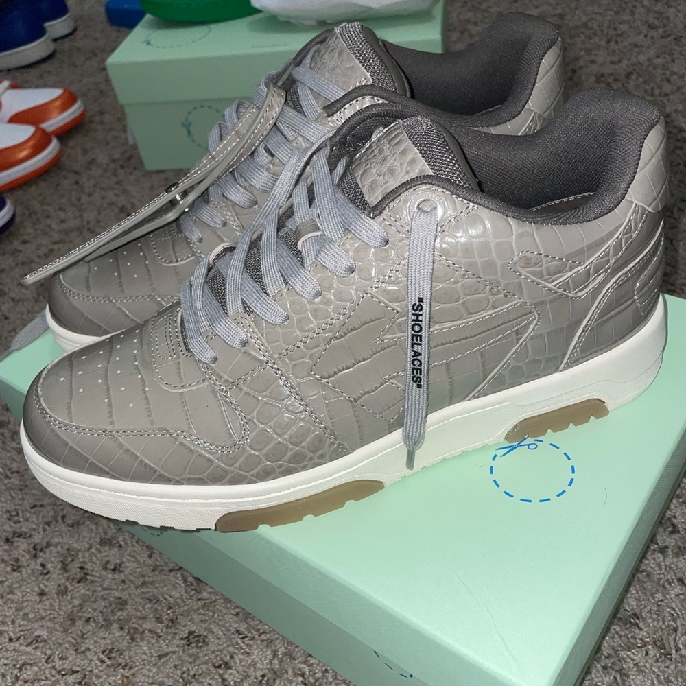 Off White “Out The Office”
